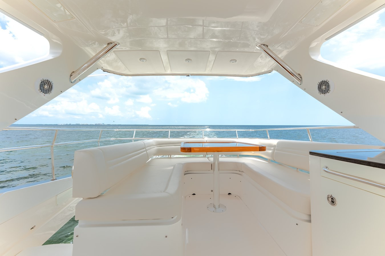 https://arconyachts.ams3.digitaloceanspaces.com/135055/conversions/large_4291384-optimize.jpg