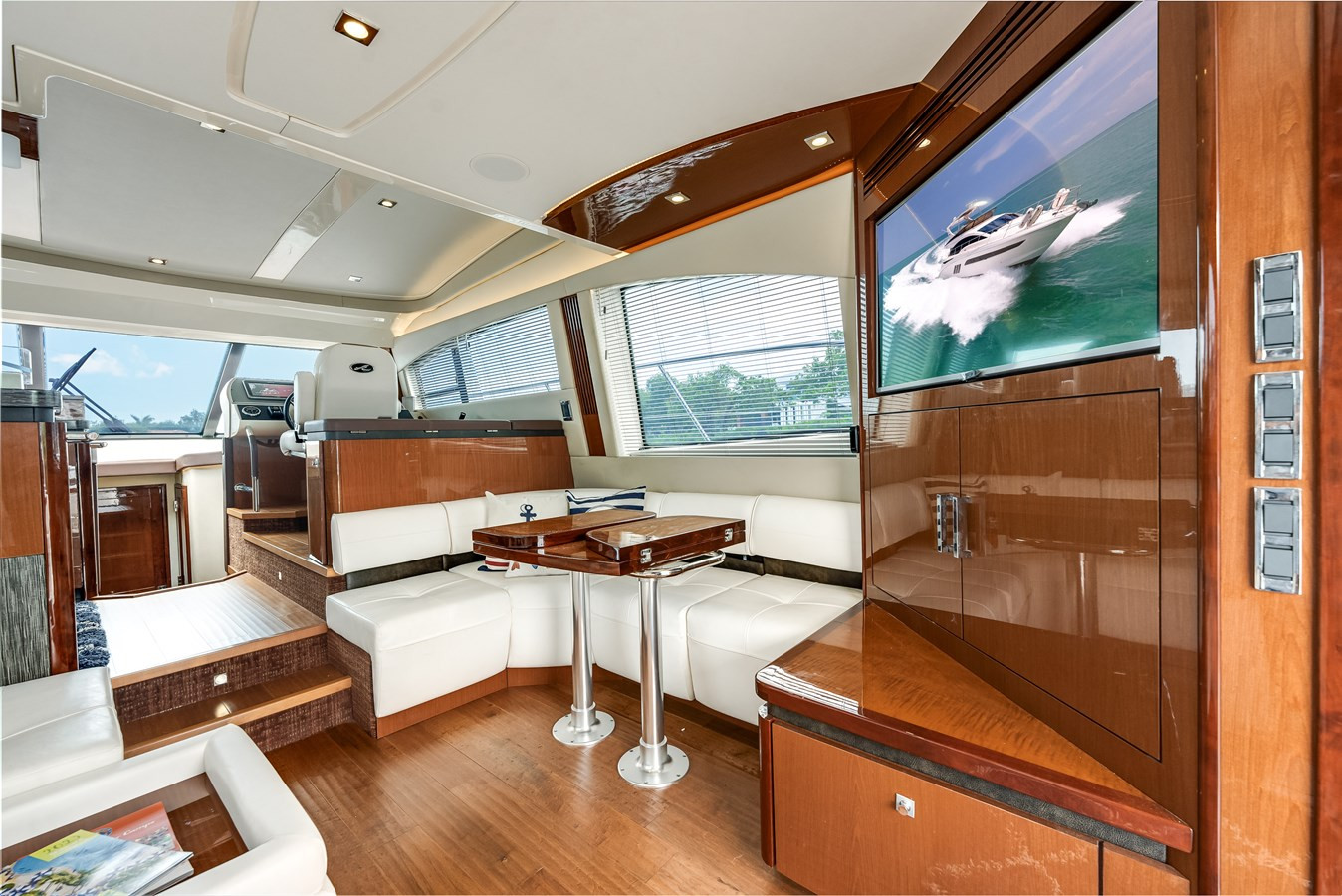 https://arconyachts.ams3.digitaloceanspaces.com/135079/conversions/large_4291370-optimize.jpg