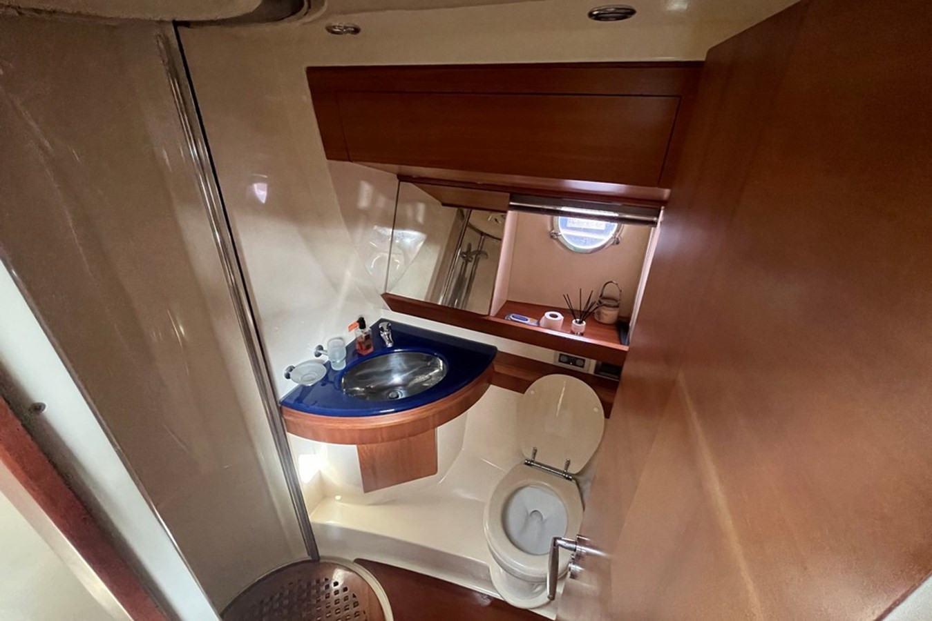 https://arconyachts.ams3.digitaloceanspaces.com/135103/conversions/large_4417697-optimize.jpg