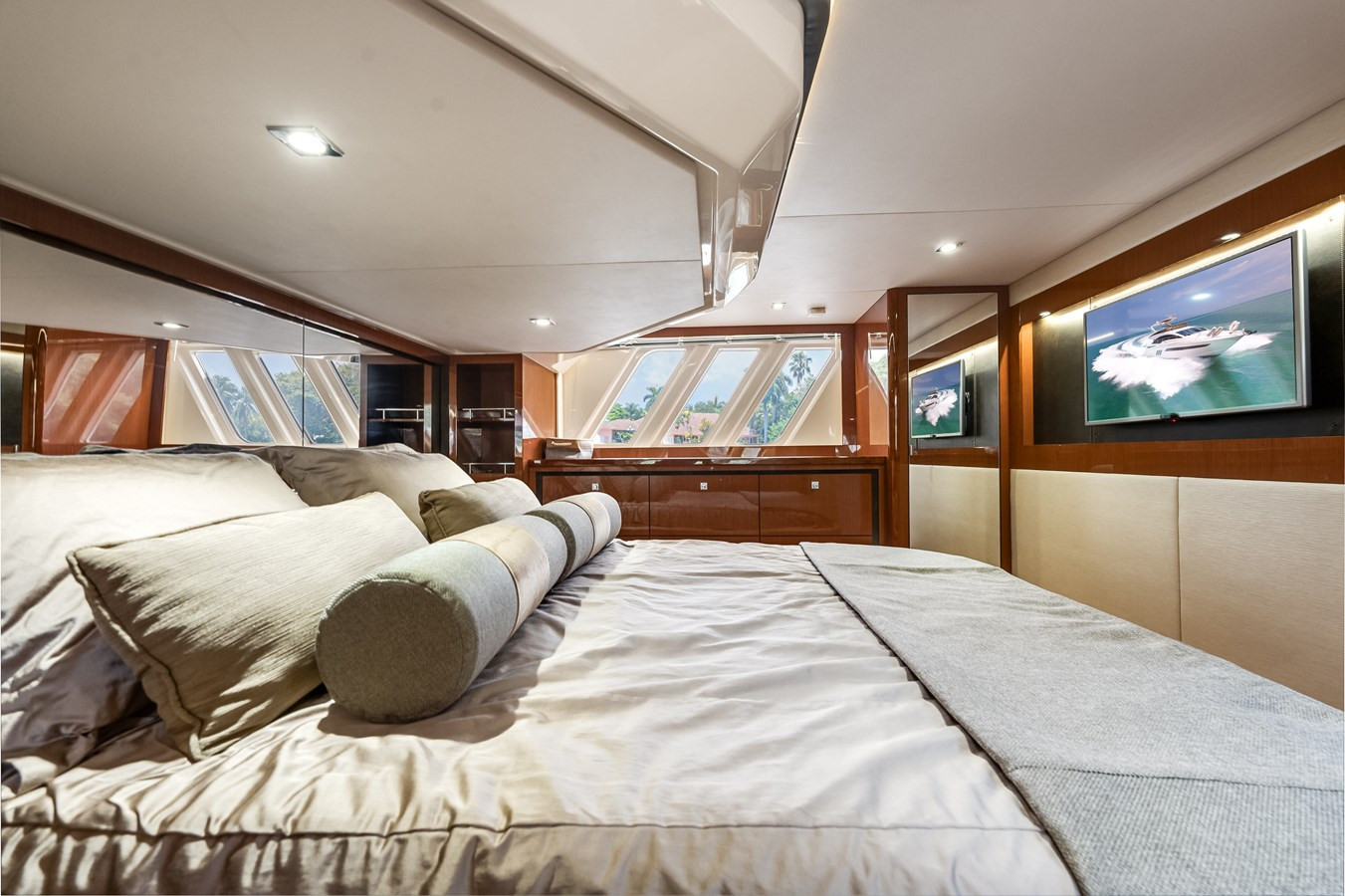 https://arconyachts.ams3.digitaloceanspaces.com/135110/conversions/large_4291351-optimize.jpg