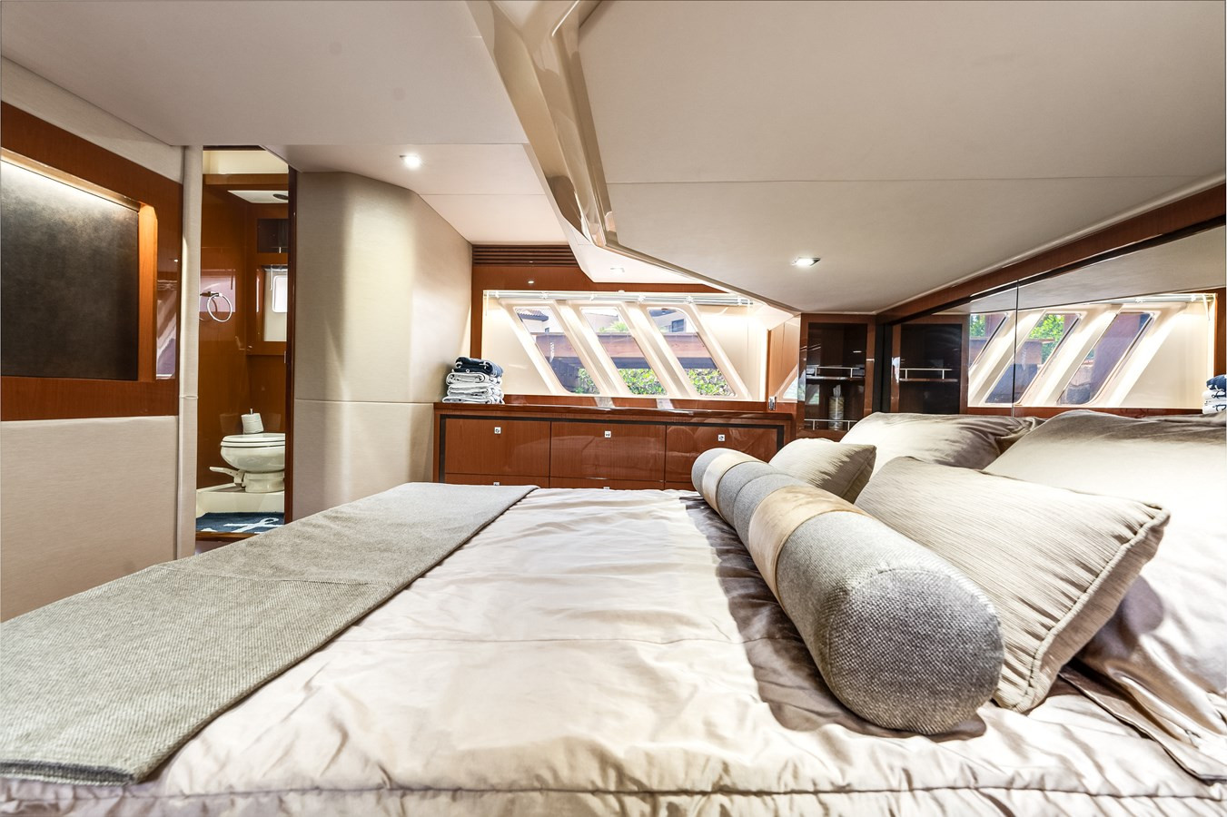https://arconyachts.ams3.digitaloceanspaces.com/135113/conversions/large_4291352-optimize.jpg