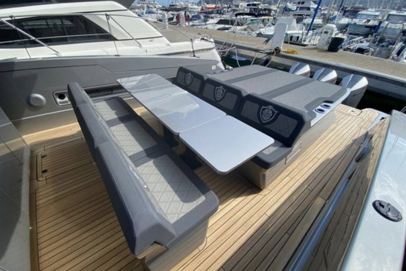 https://arconyachts.ams3.digitaloceanspaces.com/135172/conversions/large_4320099-optimize.jpg