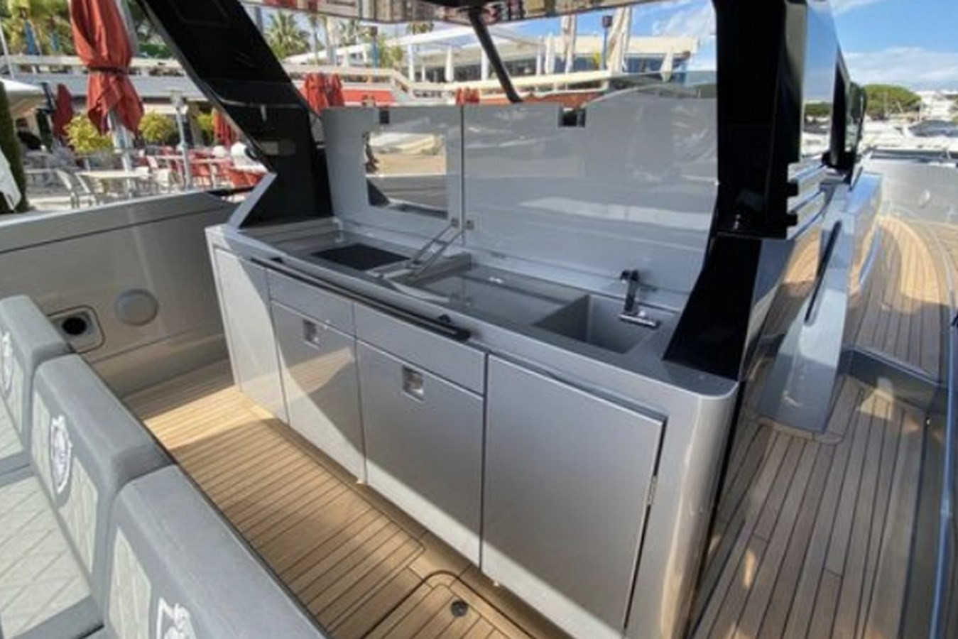 https://arconyachts.ams3.digitaloceanspaces.com/135183/conversions/large_4320100-optimize.jpg