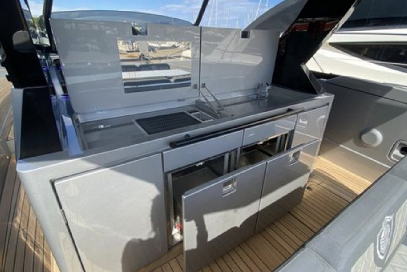 https://arconyachts.ams3.digitaloceanspaces.com/135186/conversions/large_4320101-optimize.jpg
