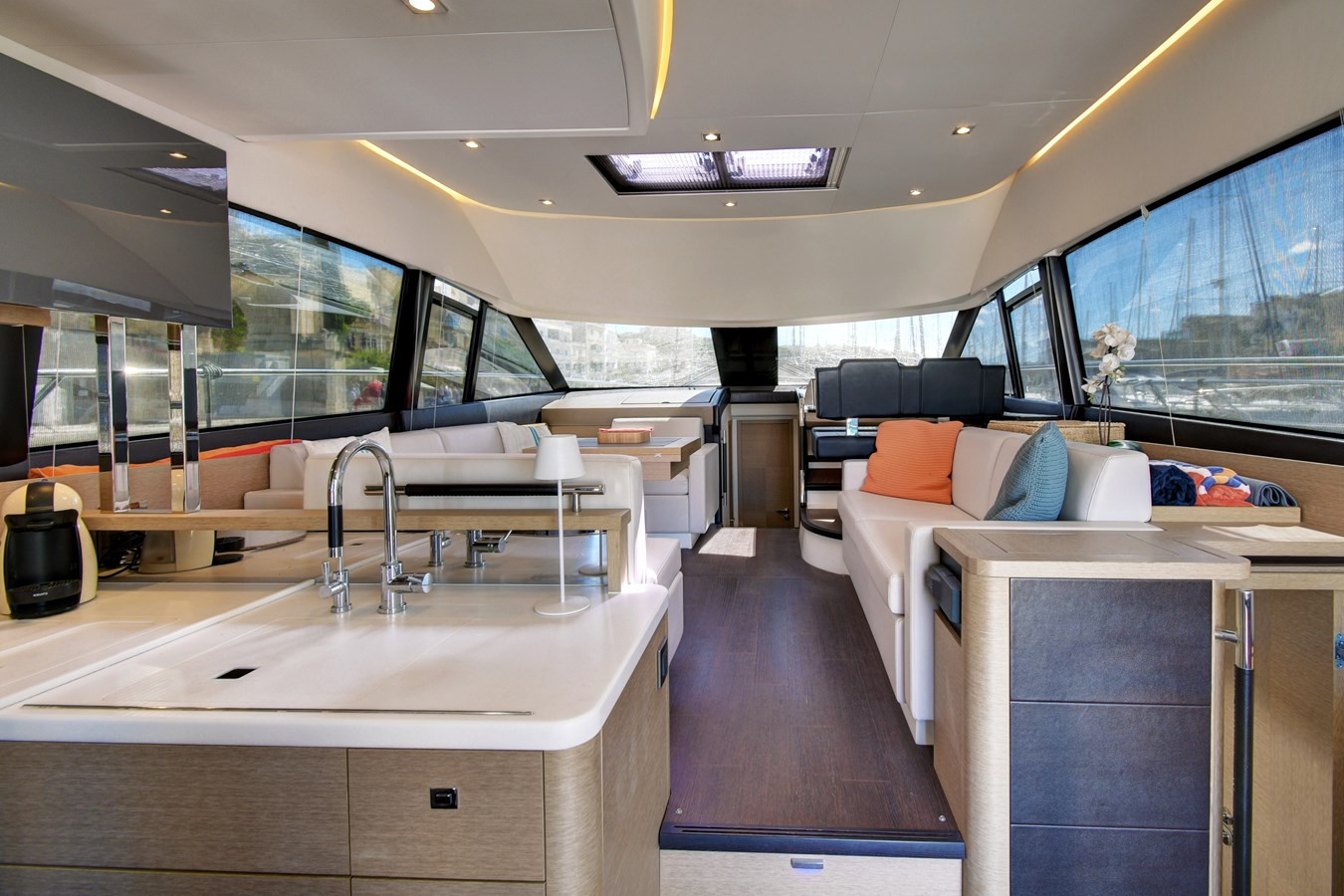https://arconyachts.ams3.digitaloceanspaces.com/135187/conversions/large_4829561-optimize.jpg