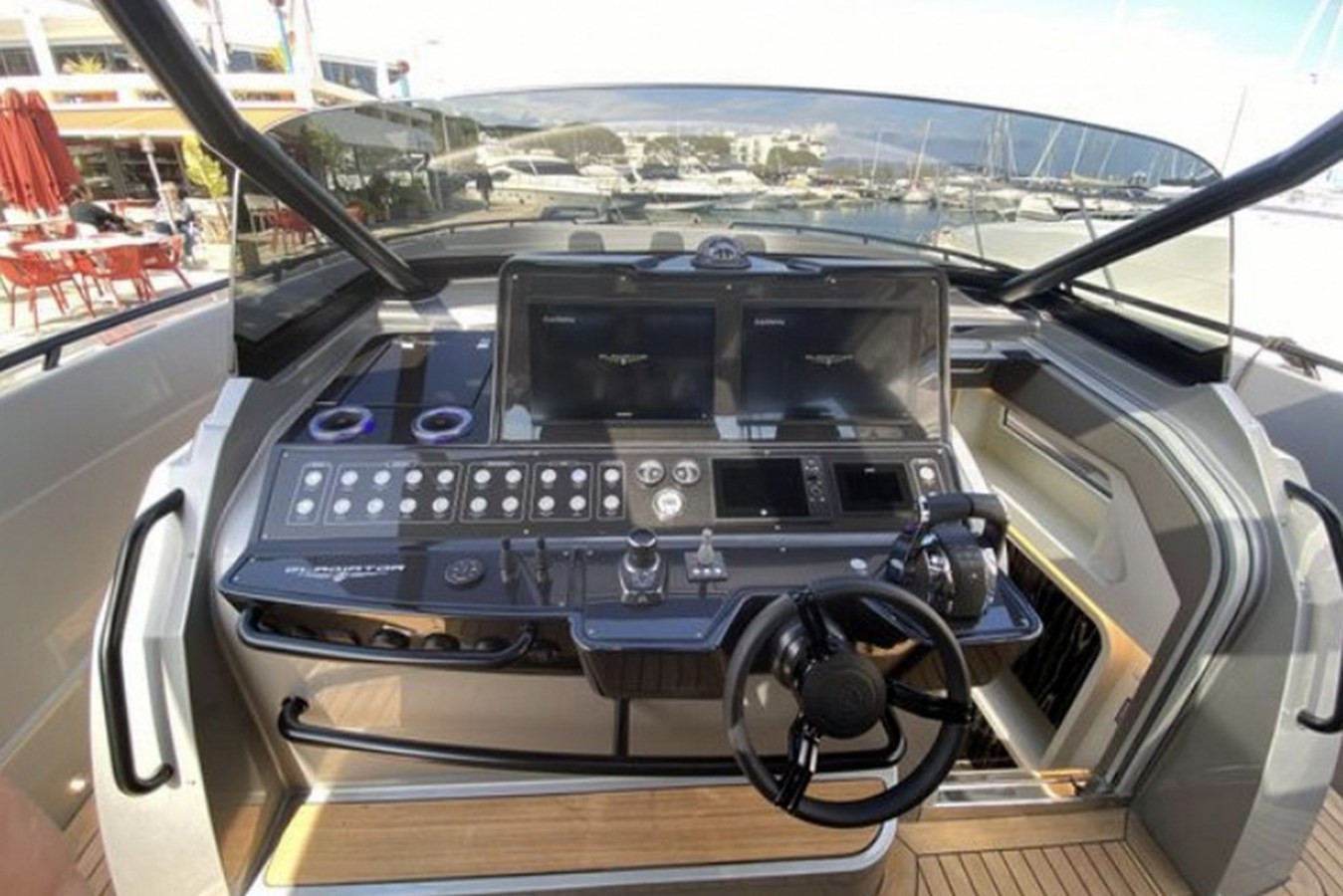 https://arconyachts.ams3.digitaloceanspaces.com/135196/conversions/large_4320105-optimize.jpg