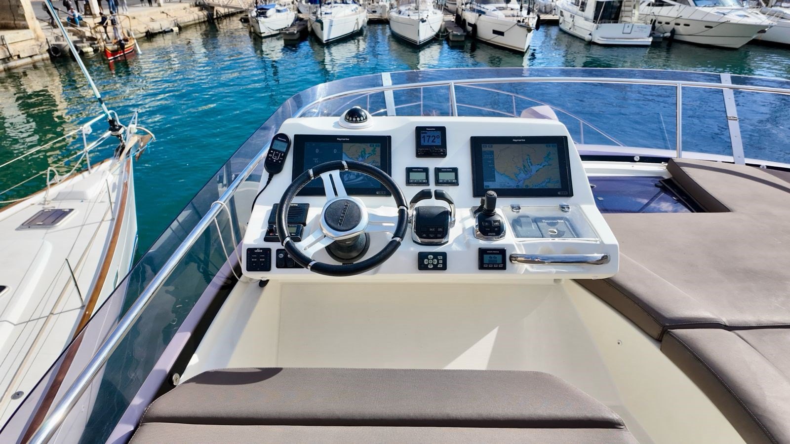 https://arconyachts.ams3.digitaloceanspaces.com/135218/conversions/large_4613726-optimize.jpg