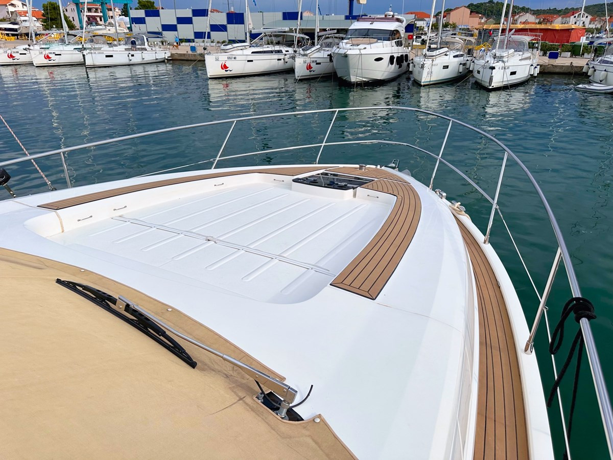 https://arconyachts.ams3.digitaloceanspaces.com/135327/conversions/large_4448065-optimize.jpg