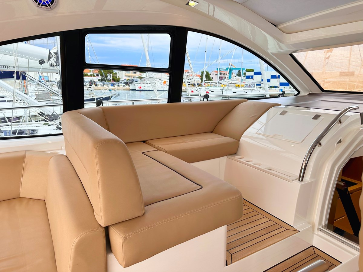 https://arconyachts.ams3.digitaloceanspaces.com/135357/conversions/large_4448076-optimize.jpg