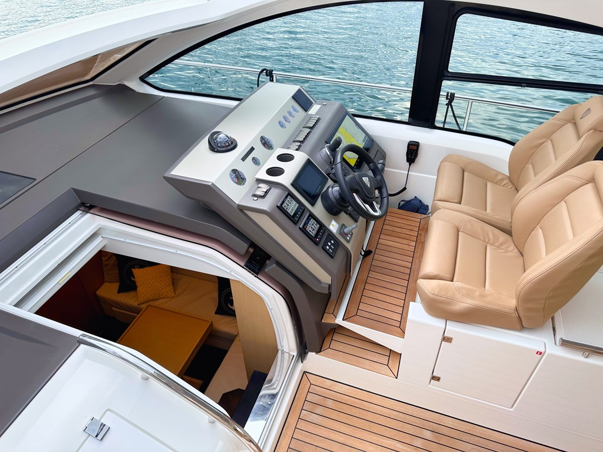 https://arconyachts.ams3.digitaloceanspaces.com/135373/conversions/large_4448081-optimize.jpg