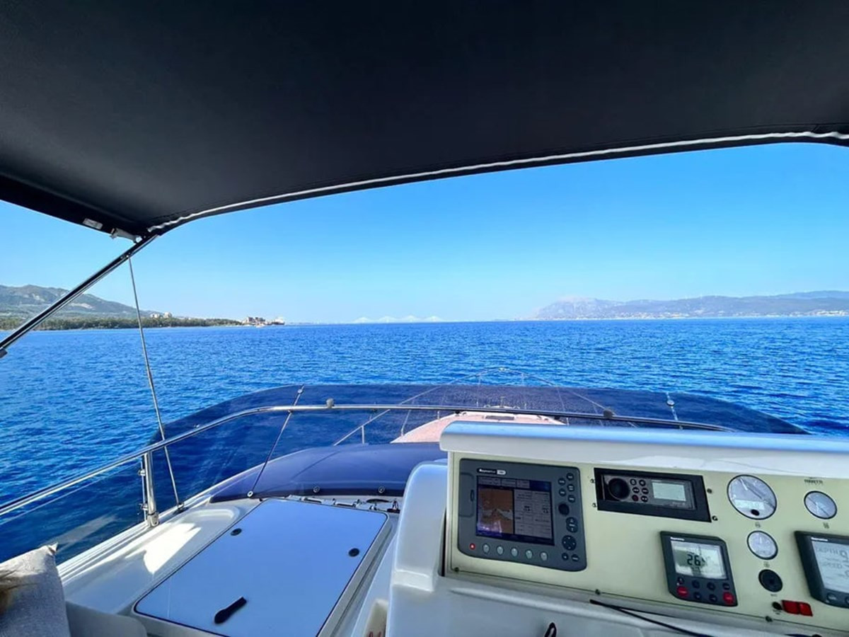 https://arconyachts.ams3.digitaloceanspaces.com/135395/conversions/large_4160761-optimize.jpg