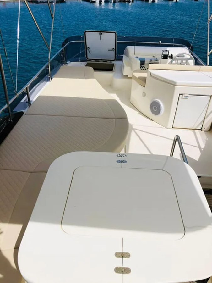 https://arconyachts.ams3.digitaloceanspaces.com/135405/conversions/large_4160765-optimize.jpg