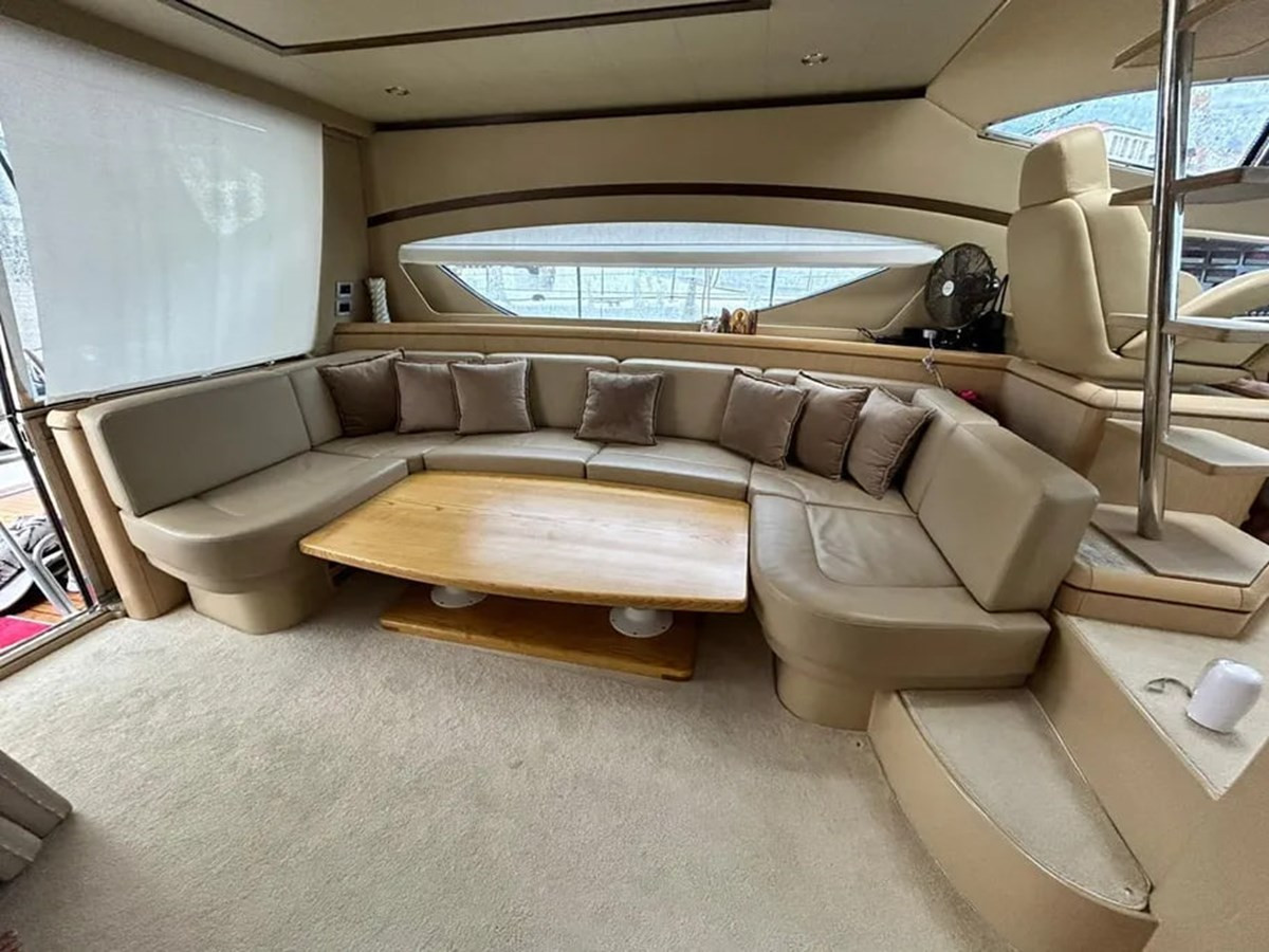 https://arconyachts.ams3.digitaloceanspaces.com/135425/conversions/large_4160772-optimize.jpg