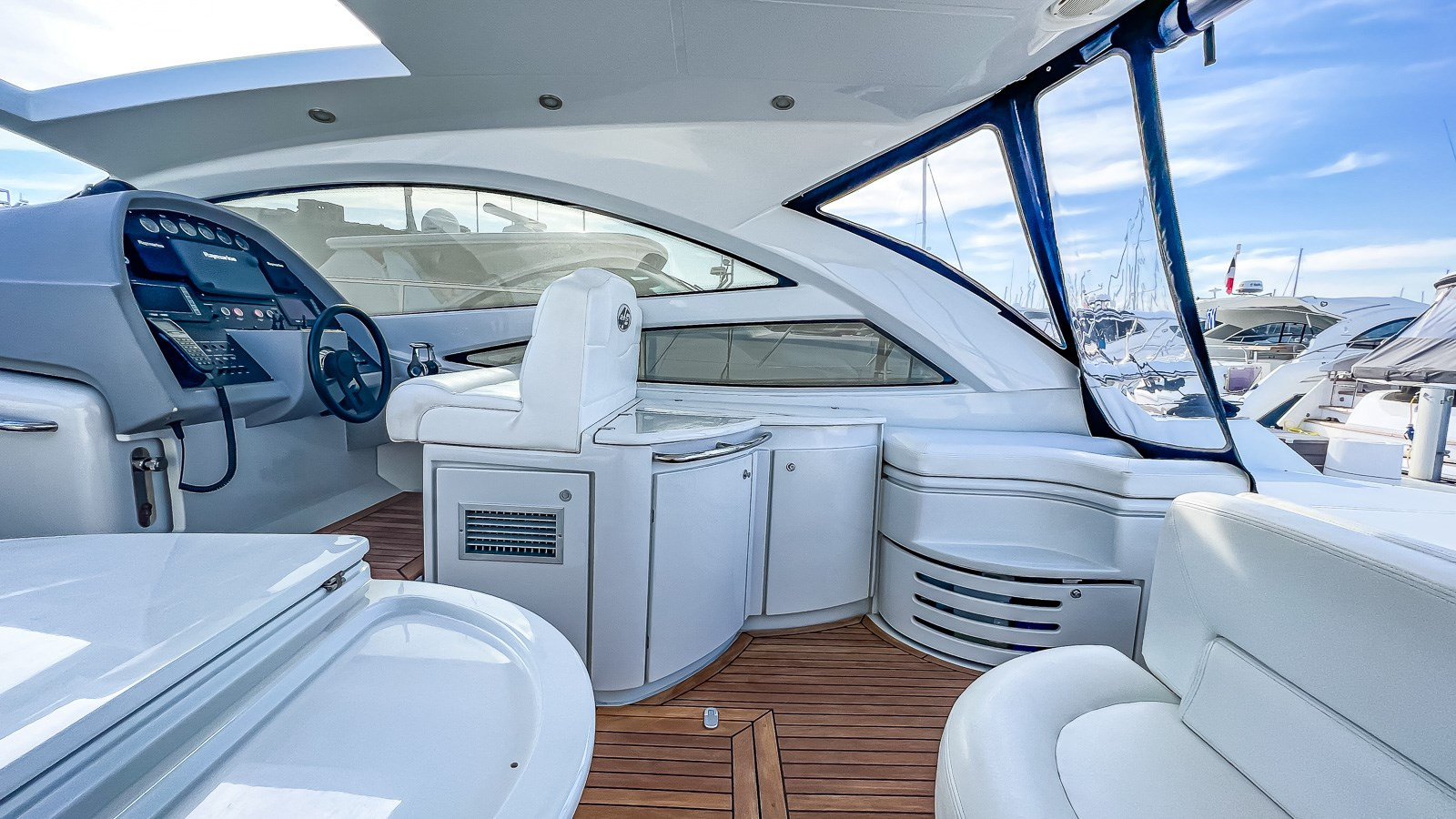 https://arconyachts.ams3.digitaloceanspaces.com/135427/conversions/large_4447518-optimize.jpg
