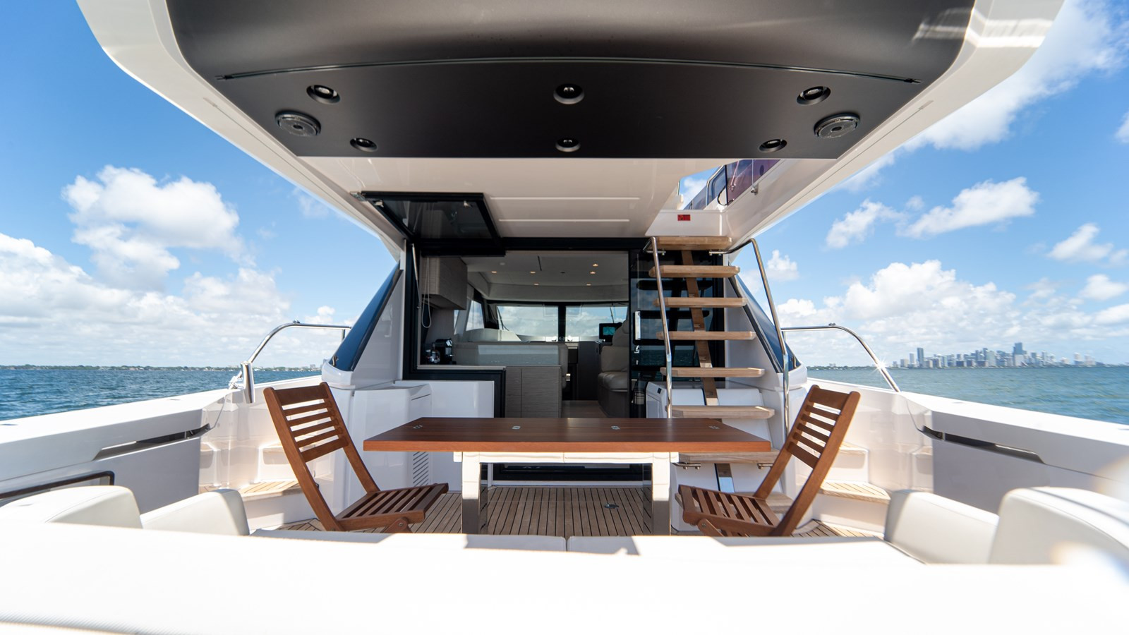 https://arconyachts.ams3.digitaloceanspaces.com/135572/conversions/large_4747007-optimize.jpg
