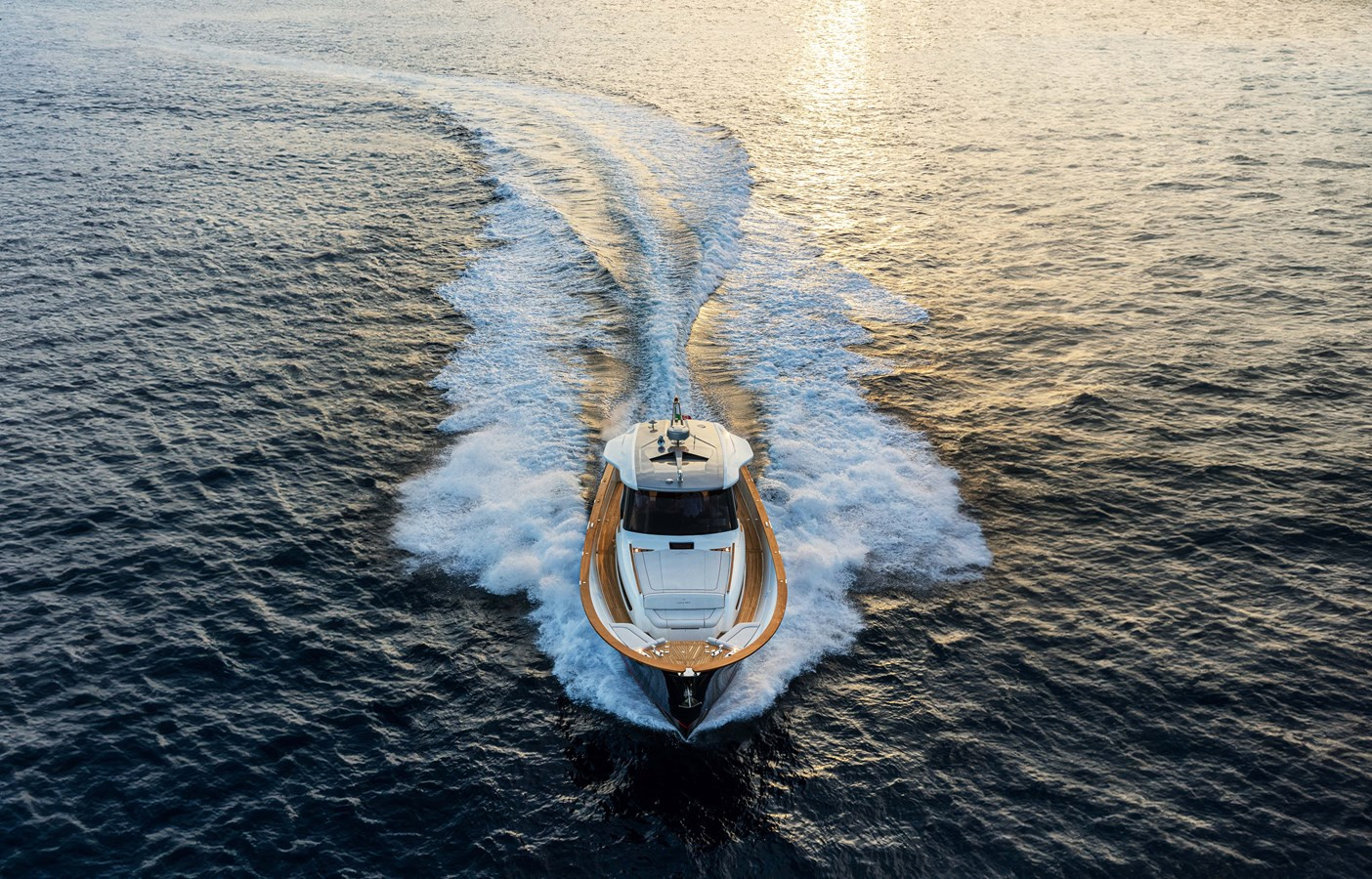https://arconyachts.ams3.digitaloceanspaces.com/135606/conversions/large_4831273-optimize.jpg