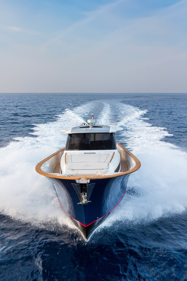 https://arconyachts.ams3.digitaloceanspaces.com/135612/conversions/large_4831275-optimize.jpg