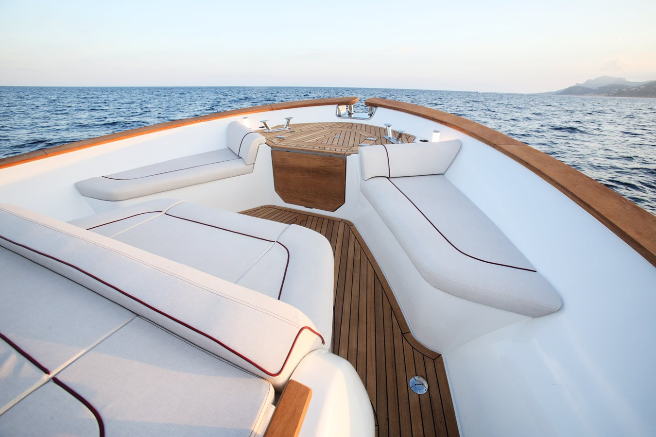 https://arconyachts.ams3.digitaloceanspaces.com/135621/conversions/large_4831276-optimize.jpg