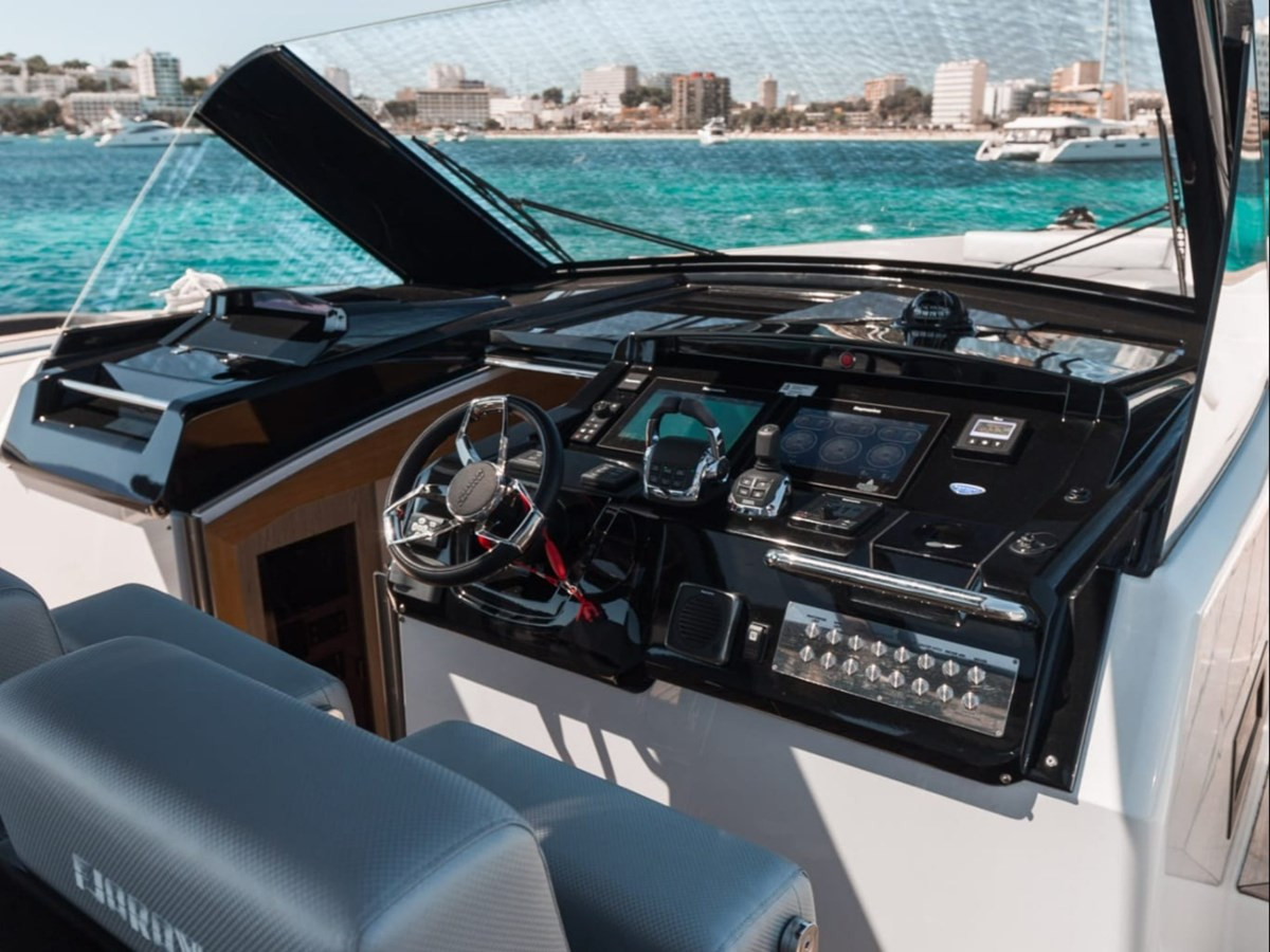 https://arconyachts.ams3.digitaloceanspaces.com/135622/conversions/large_3969646-optimize.jpg