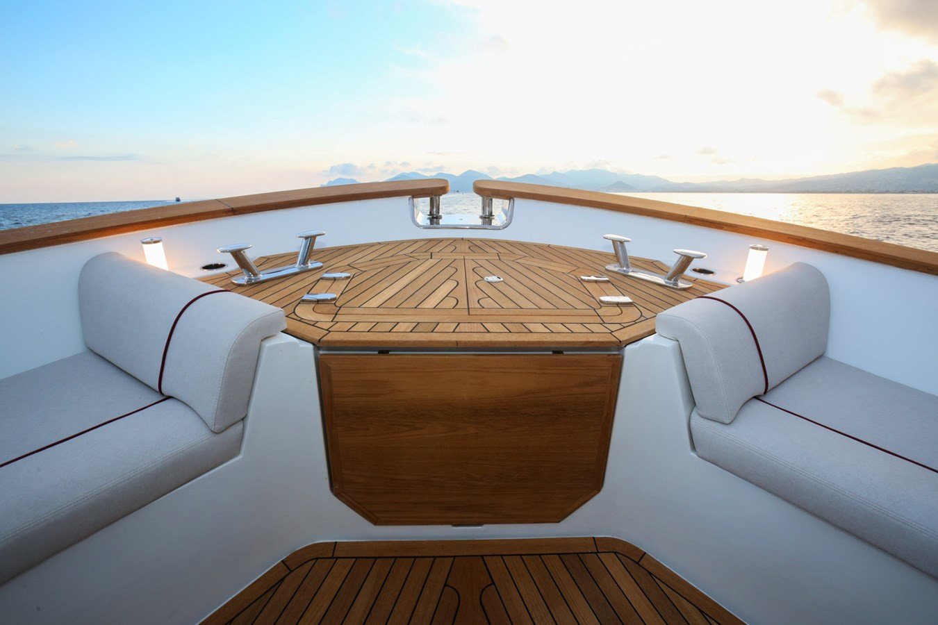 https://arconyachts.ams3.digitaloceanspaces.com/135624/conversions/large_4831279-optimize.jpg