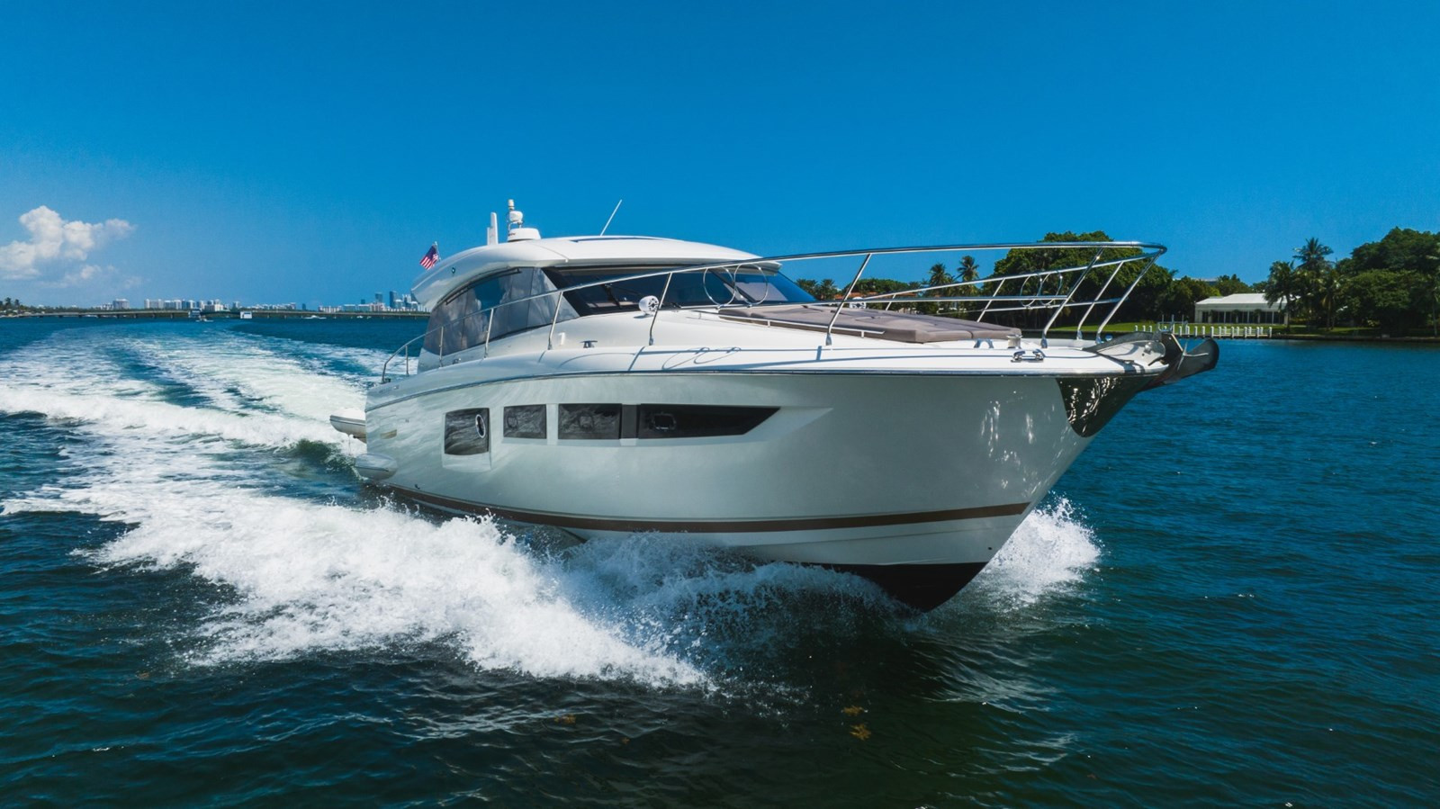 https://arconyachts.ams3.digitaloceanspaces.com/135646/conversions/large_3915097-optimize.jpg
