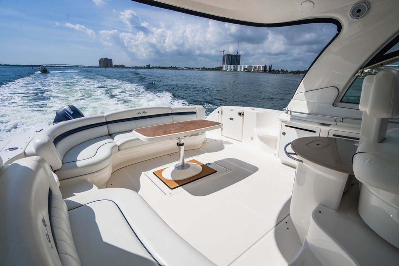 https://arconyachts.ams3.digitaloceanspaces.com/135726/conversions/large_4173484-optimize.jpg