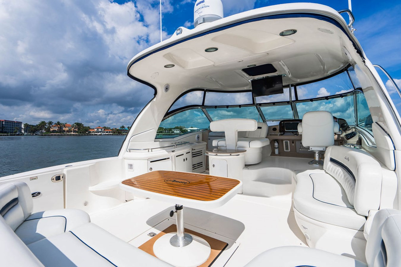 https://arconyachts.ams3.digitaloceanspaces.com/135750/conversions/large_4173492-optimize.jpg