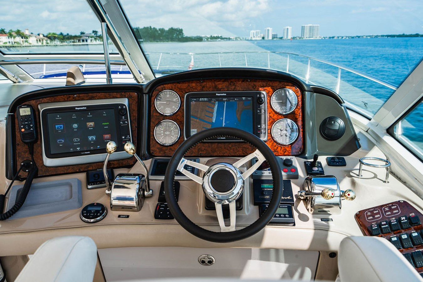 https://arconyachts.ams3.digitaloceanspaces.com/135760/conversions/large_4173495-optimize.jpg