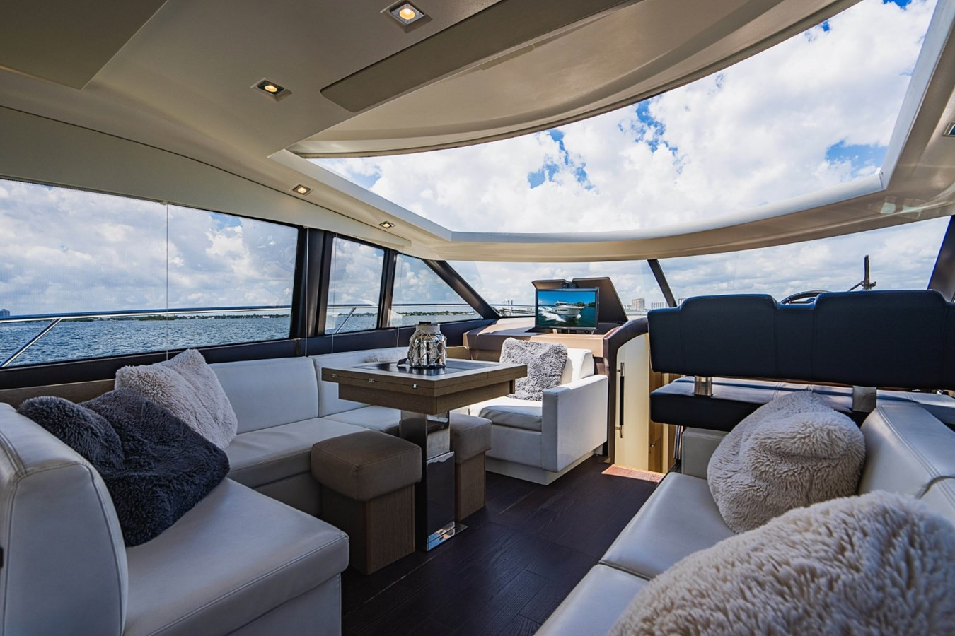 https://arconyachts.ams3.digitaloceanspaces.com/135784/conversions/large_3915144-optimize.jpg