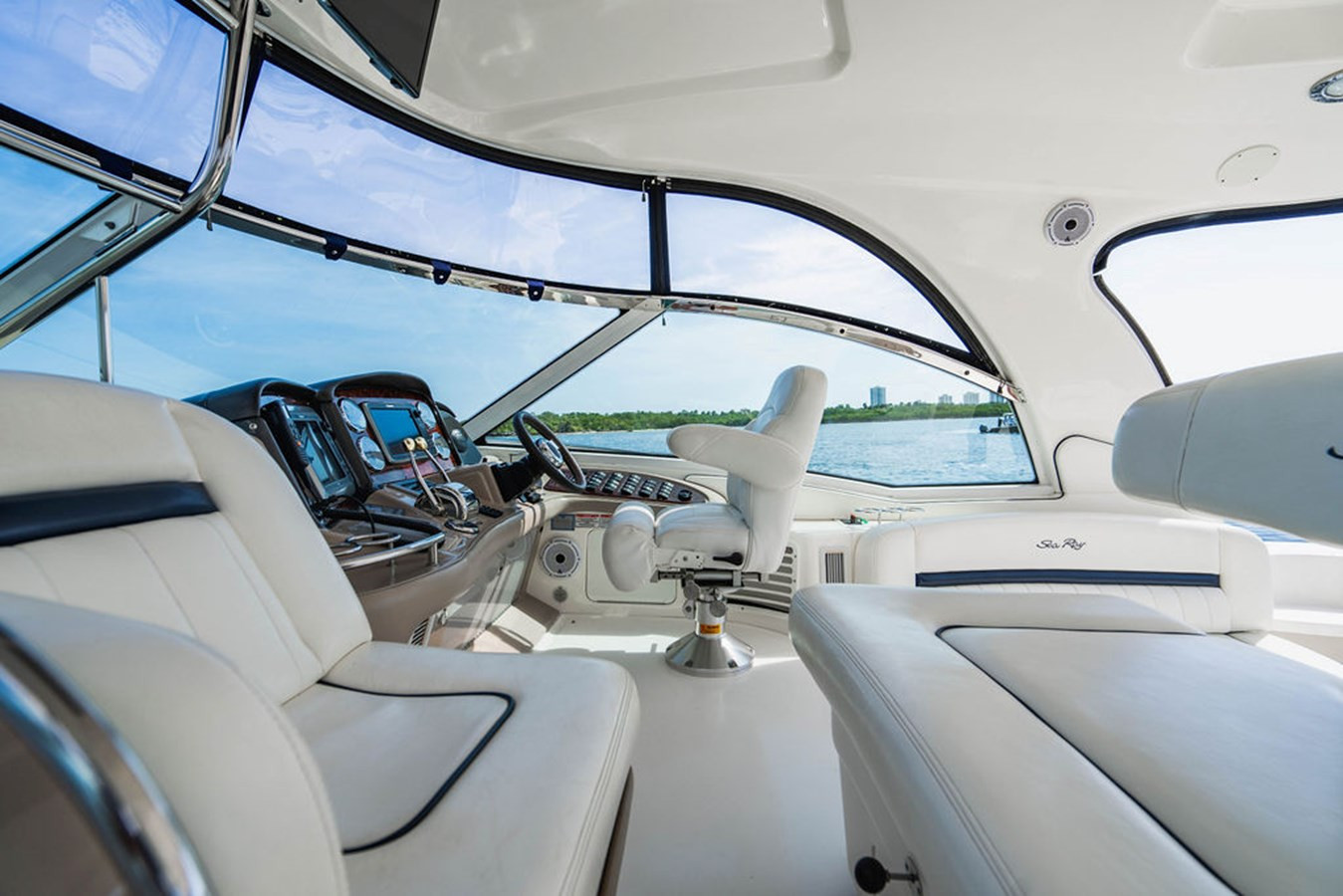 https://arconyachts.ams3.digitaloceanspaces.com/135803/conversions/large_4173510-optimize.jpg