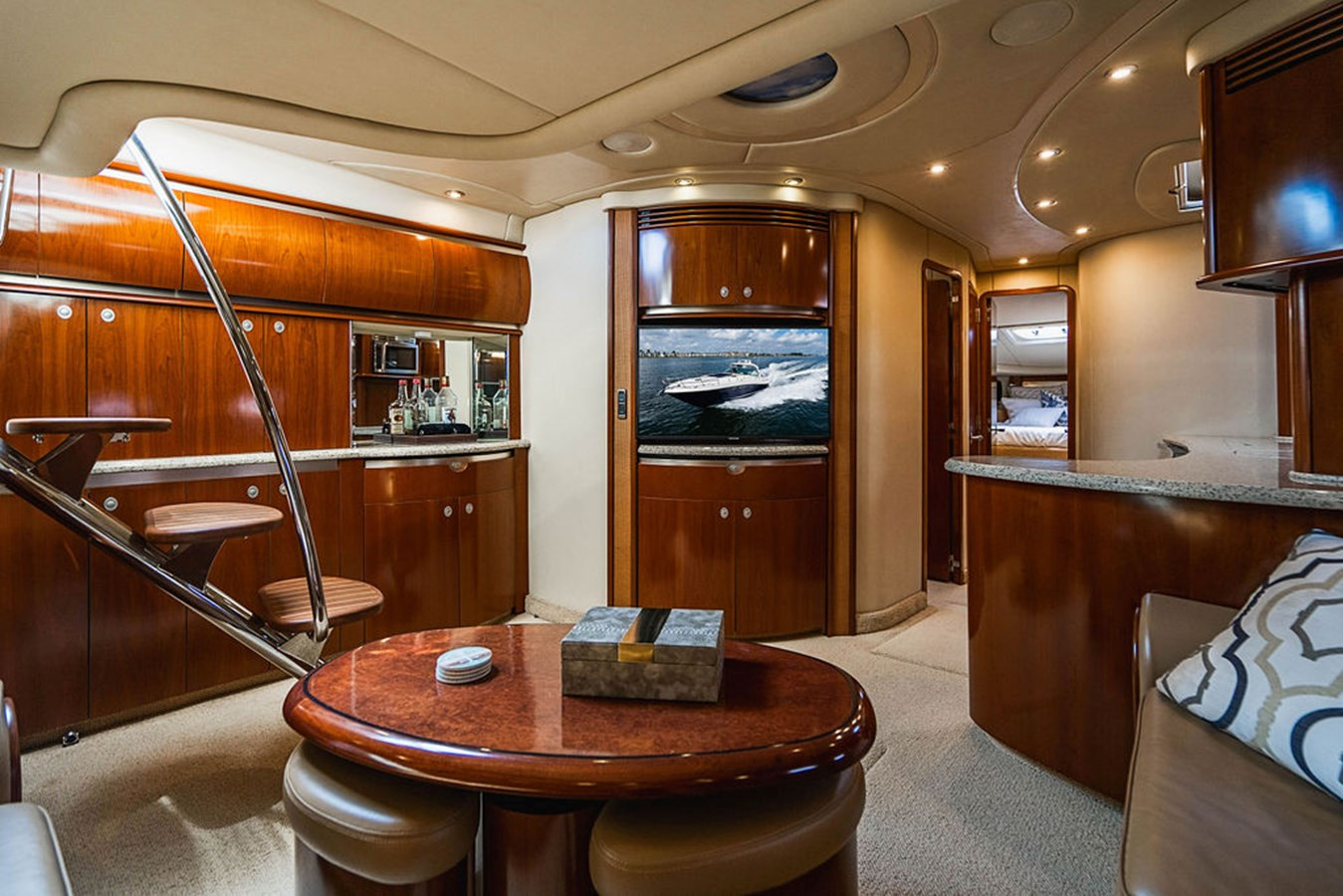 https://arconyachts.ams3.digitaloceanspaces.com/135844/conversions/large_4173525-optimize.jpg