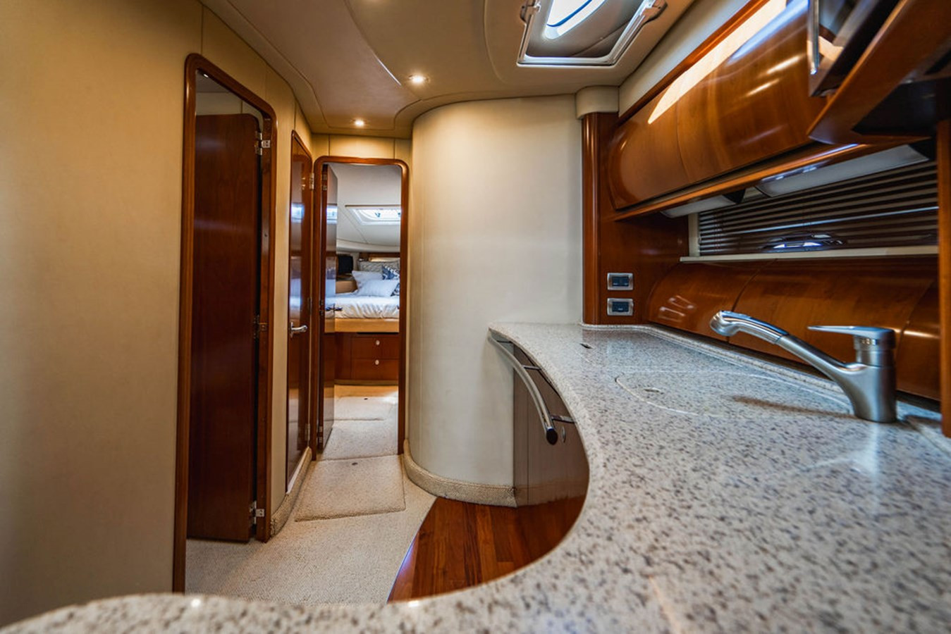 https://arconyachts.ams3.digitaloceanspaces.com/135846/conversions/large_4173526-optimize.jpg