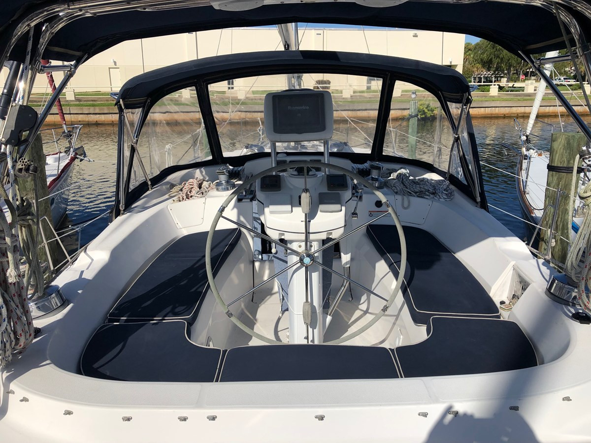 https://arconyachts.ams3.digitaloceanspaces.com/135861/conversions/large_2719937-optimize.jpg