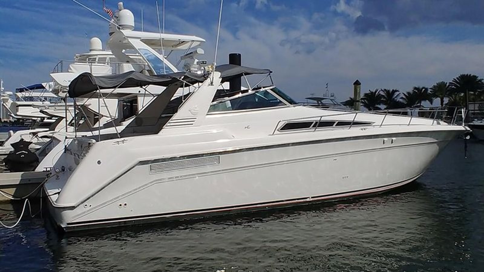 https://arconyachts.ams3.digitaloceanspaces.com/135880/conversions/large_2830432-optimize.jpg