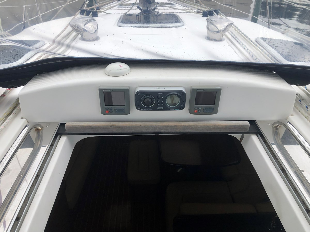 https://arconyachts.ams3.digitaloceanspaces.com/135885/conversions/large_2719947-optimize.jpg