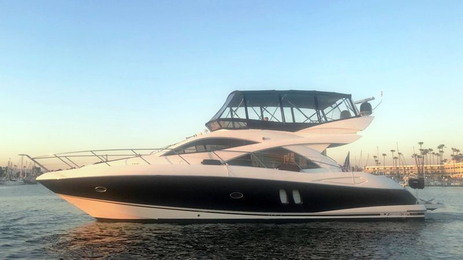 https://arconyachts.ams3.digitaloceanspaces.com/135899/conversions/large_2831934-optimize.jpg