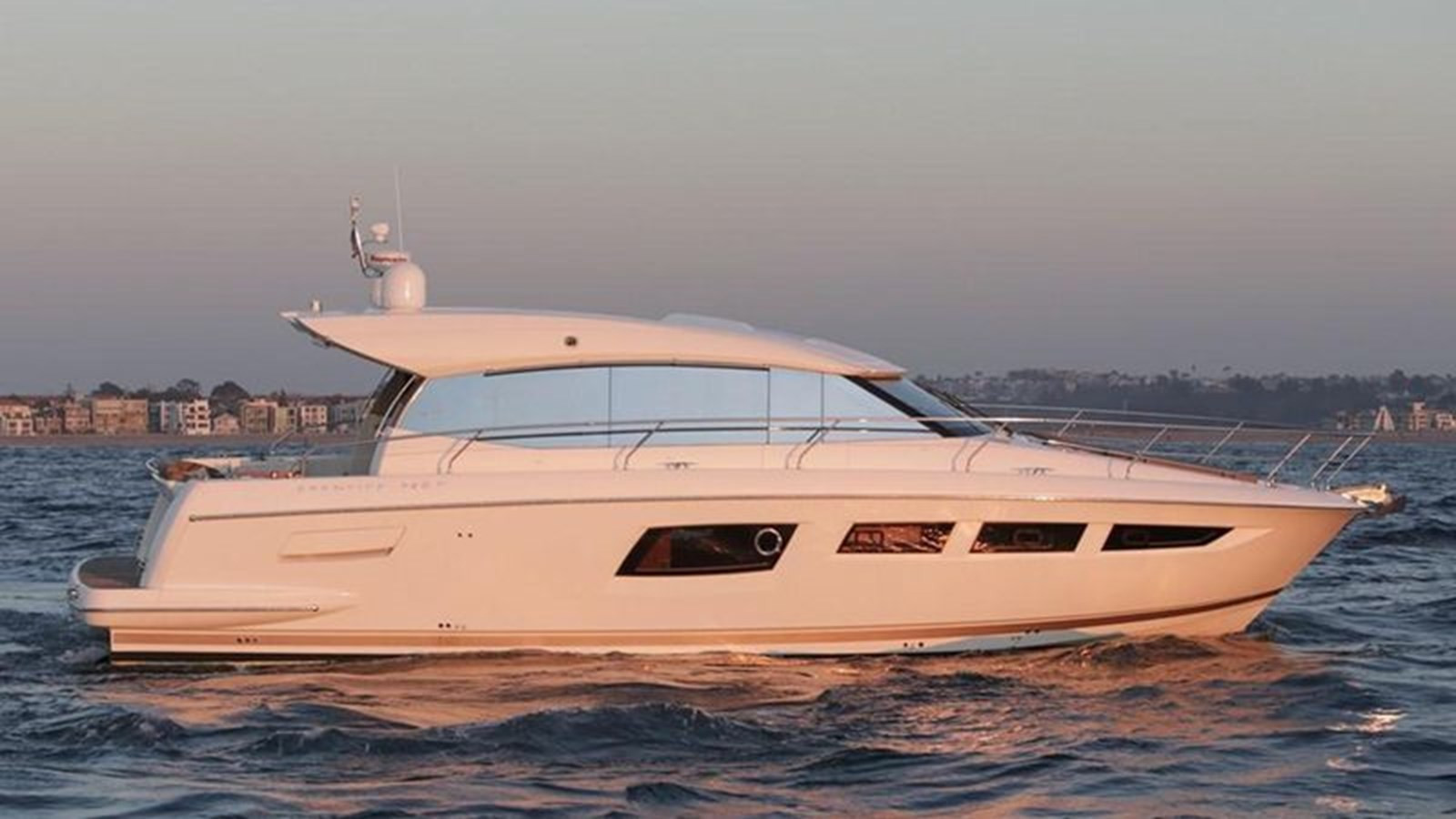 https://arconyachts.ams3.digitaloceanspaces.com/135957/conversions/large_2833285-optimize.jpg
