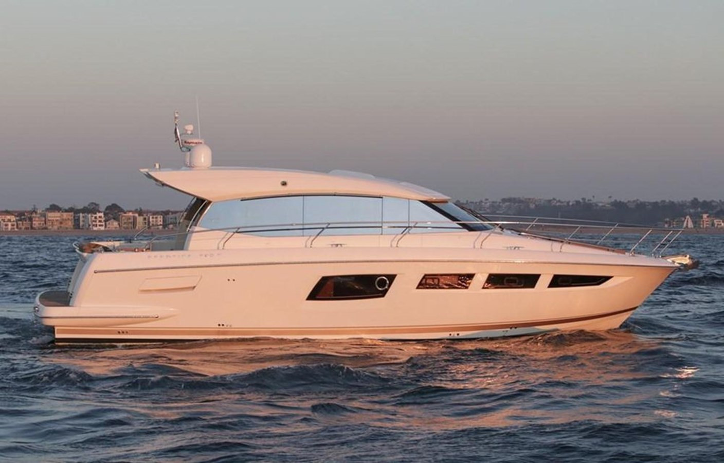 https://arconyachts.ams3.digitaloceanspaces.com/135959/conversions/large_2833286-optimize.jpg