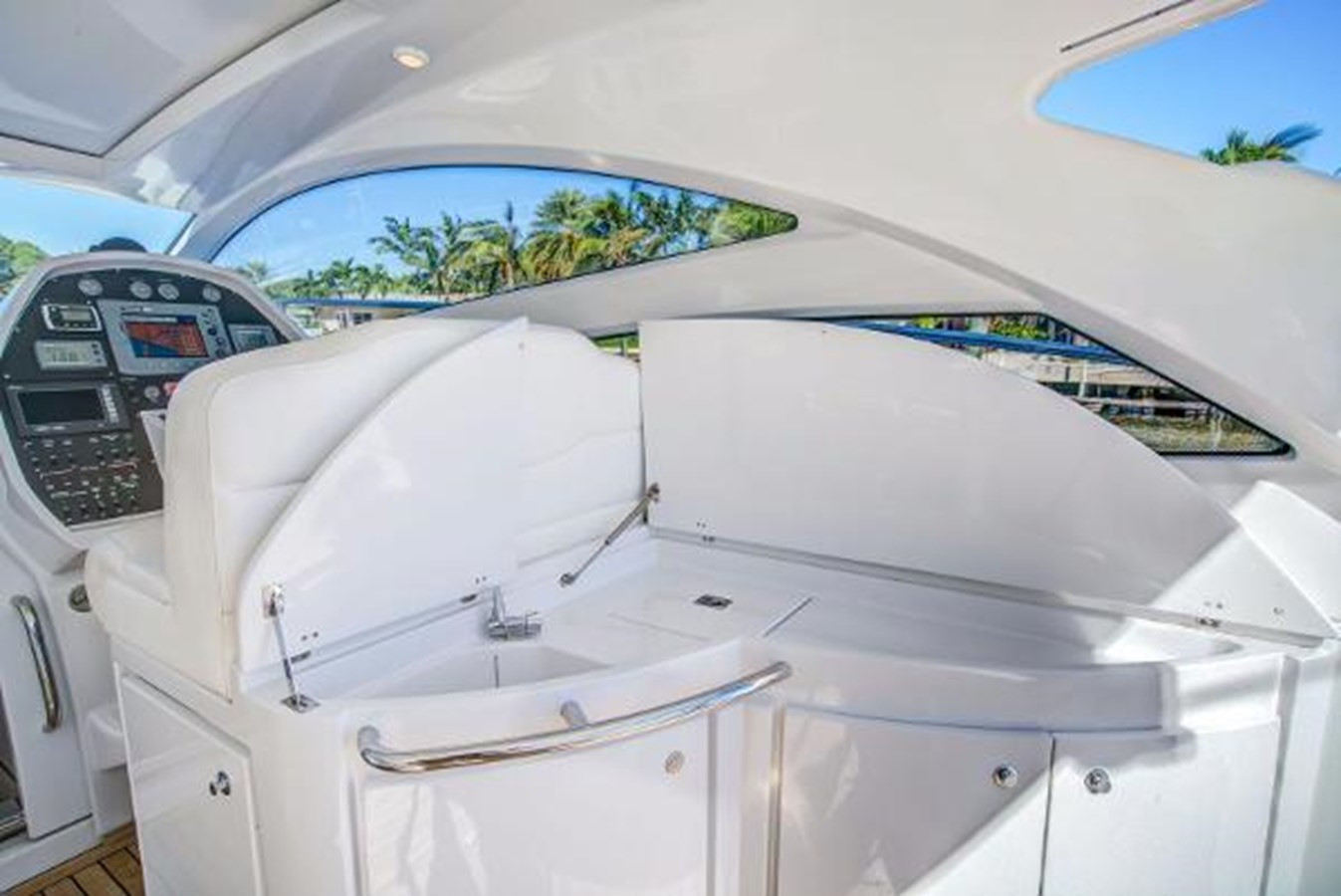 https://arconyachts.ams3.digitaloceanspaces.com/135984/conversions/large_2833020-optimize.jpg
