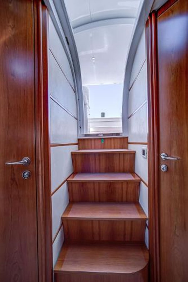 https://arconyachts.ams3.digitaloceanspaces.com/135990/conversions/large_2833023-optimize.jpg