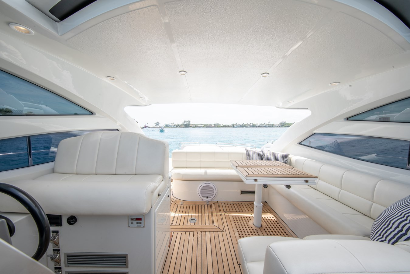 https://arconyachts.ams3.digitaloceanspaces.com/136044/conversions/large_3189042-optimize.jpg