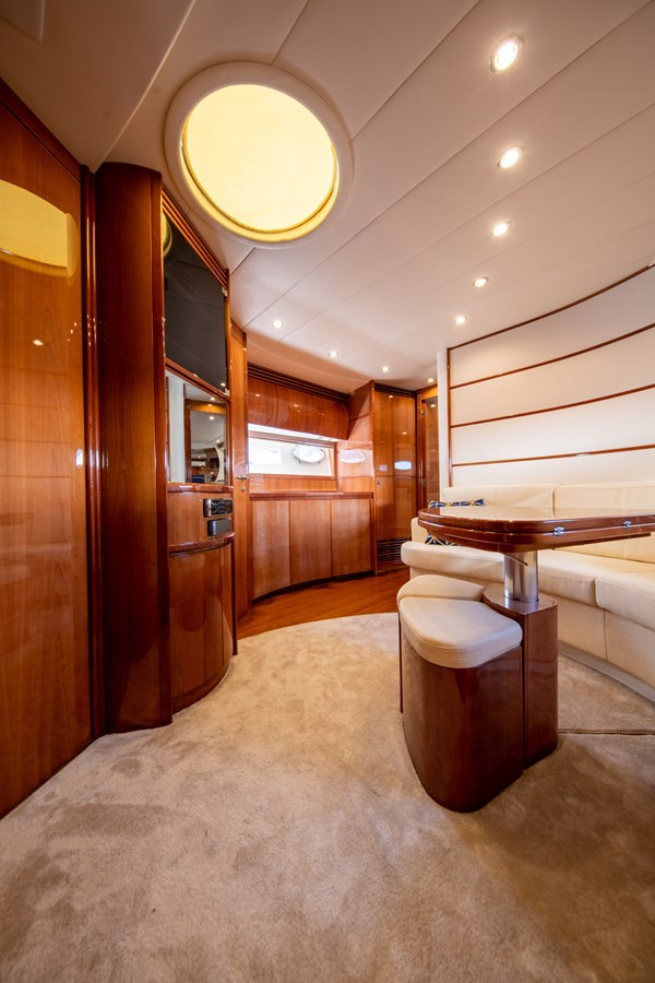 https://arconyachts.ams3.digitaloceanspaces.com/136062/conversions/large_3189049-optimize.jpg