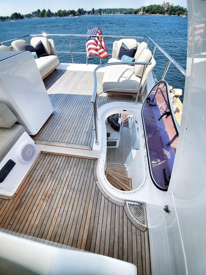 https://arconyachts.ams3.digitaloceanspaces.com/136103/conversions/large_3801899-optimize.jpg