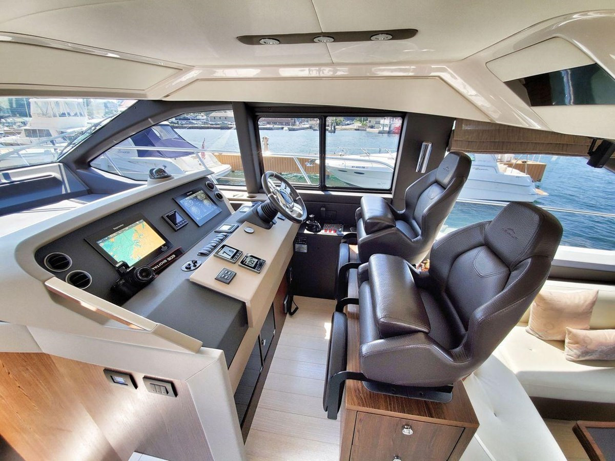 https://arconyachts.ams3.digitaloceanspaces.com/136149/conversions/large_3801914-optimize.jpg