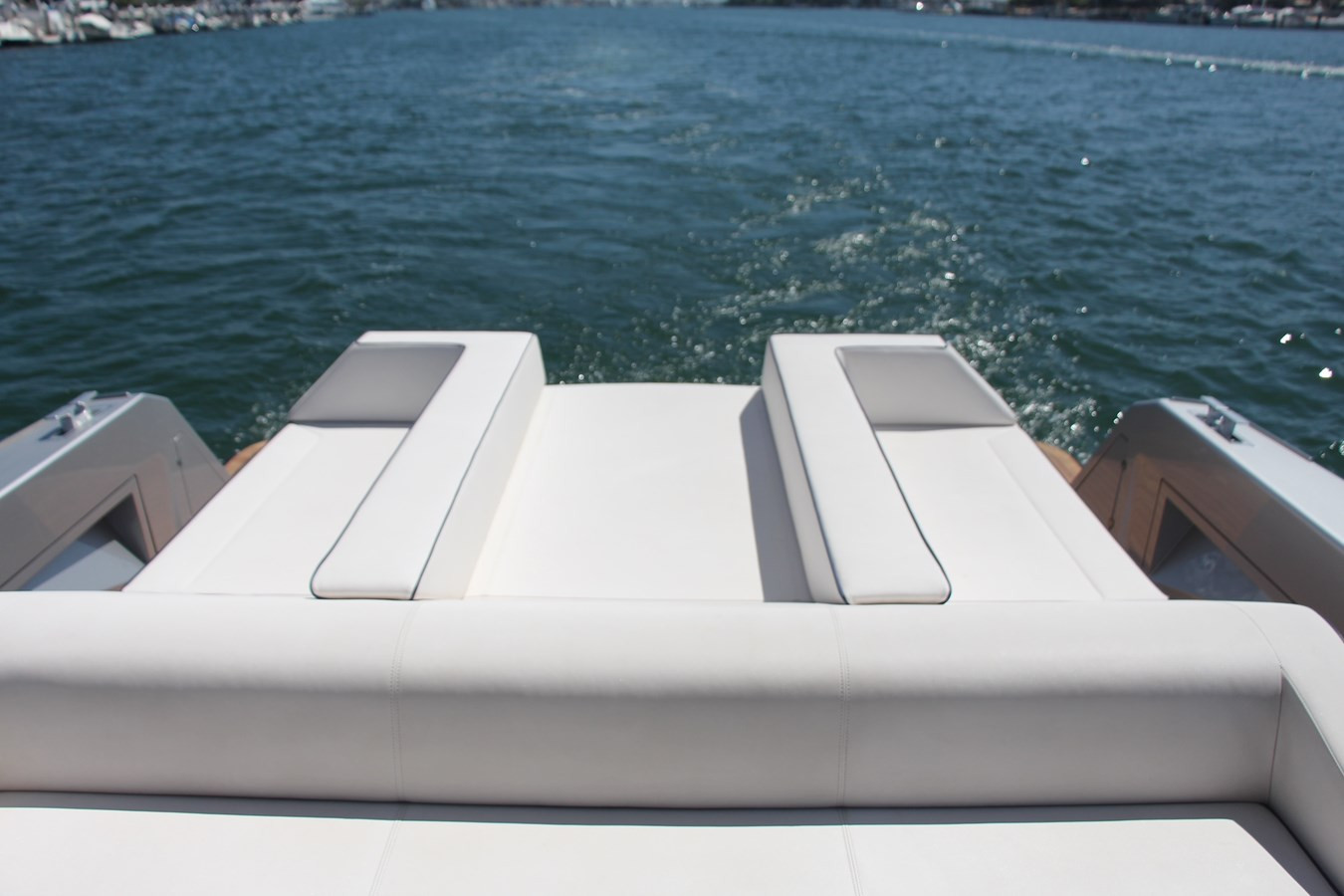 https://arconyachts.ams3.digitaloceanspaces.com/136165/conversions/large_3338749-optimize.jpg