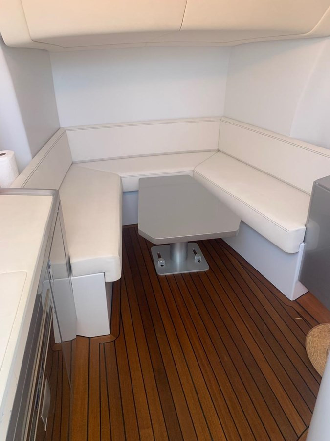 https://arconyachts.ams3.digitaloceanspaces.com/136168/conversions/large_3338750-optimize.jpg