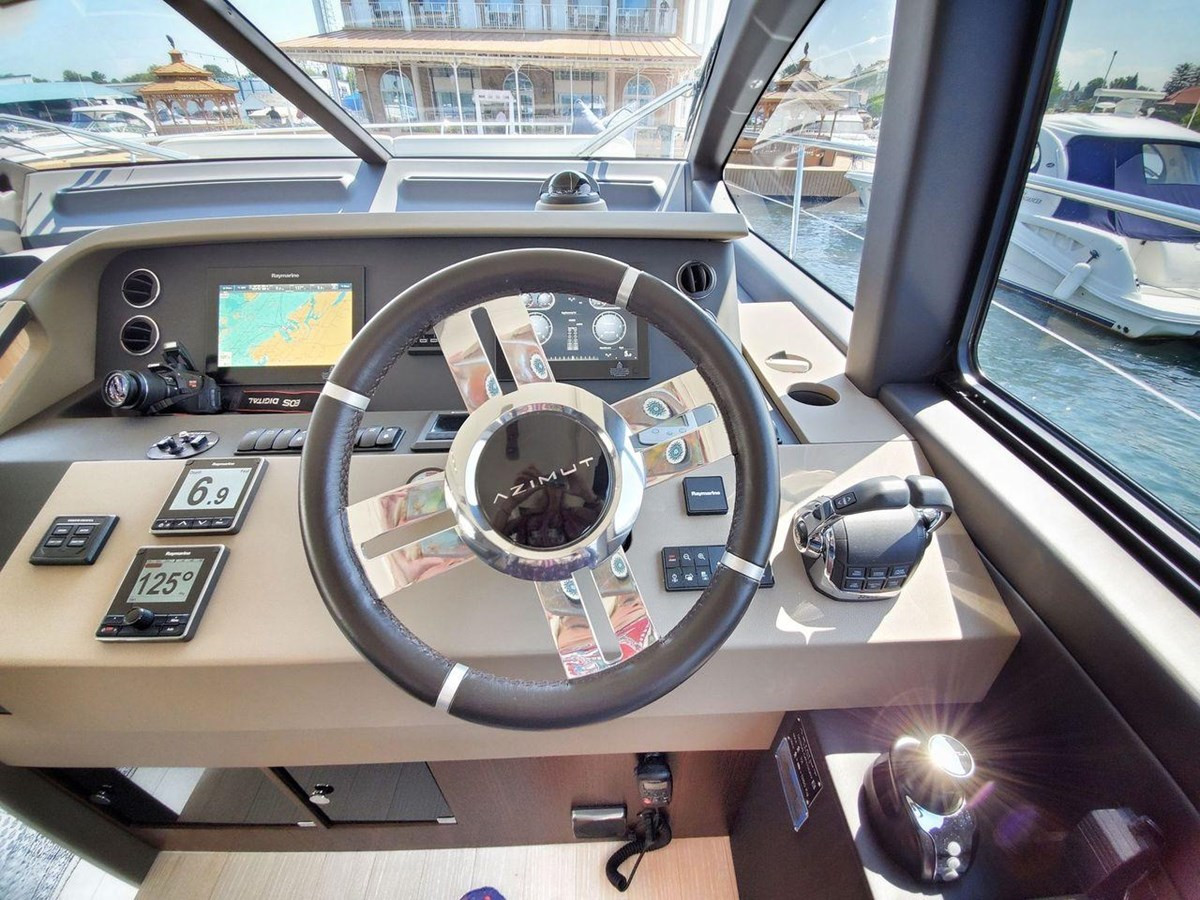 https://arconyachts.ams3.digitaloceanspaces.com/136169/conversions/large_3801921-optimize.jpg