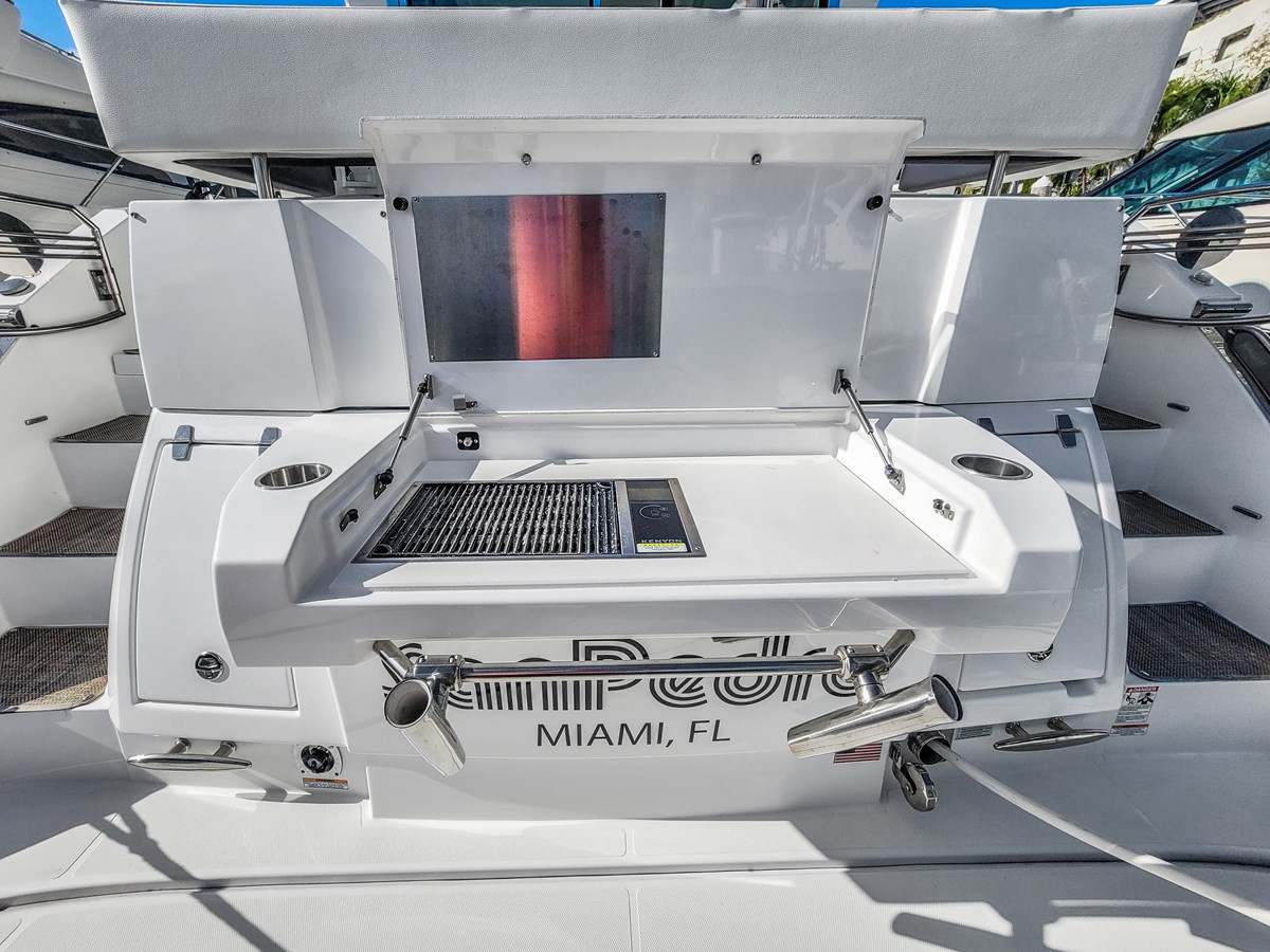 https://arconyachts.ams3.digitaloceanspaces.com/136216/conversions/large_3351939-optimize.jpg
