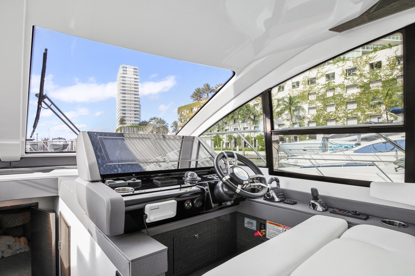 https://arconyachts.ams3.digitaloceanspaces.com/136256/conversions/large_3351952-optimize.jpg