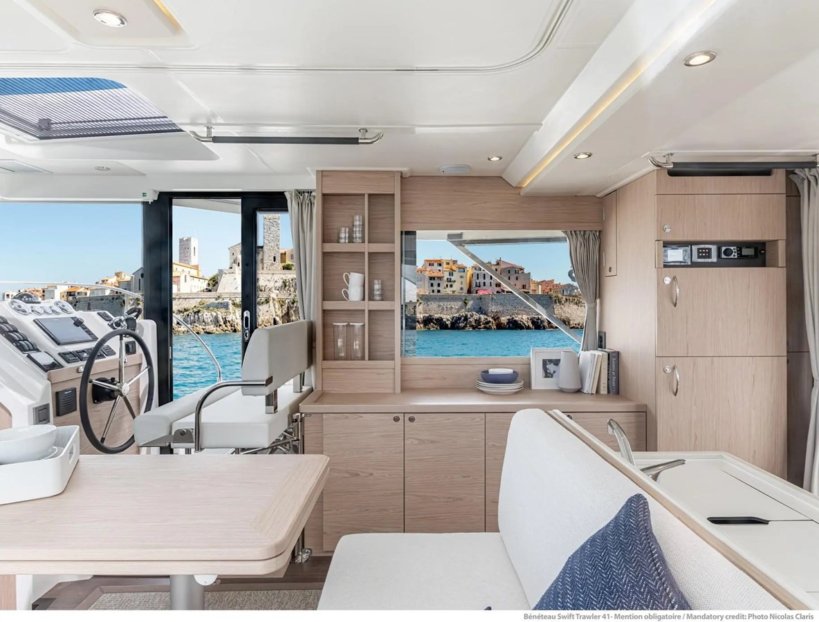 https://arconyachts.ams3.digitaloceanspaces.com/136261/conversions/large_3503305-optimize.jpg